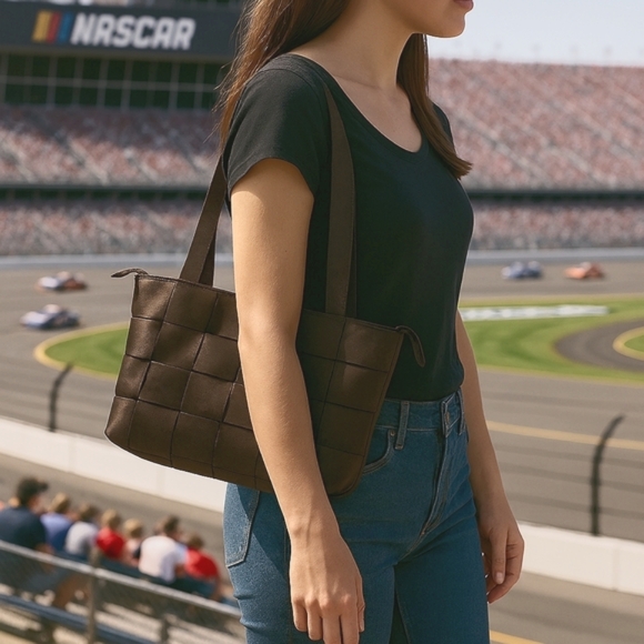 ICONIC SEATBELT SATCHEL BAG BROWN LARGE EUC UNBRANDED - Picture 9 of 9